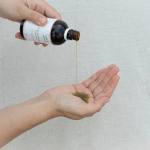 Huile-de-massage-delicate-neutre-BIO-2024_BEAUTY_2564_16.jpeg Huile de massage