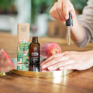 Huile-de-pepins-de-figue-de-barbarie-BIO-2024_BEAUTY_2528_16.jpeg Huile de pépins de figue de barbarie